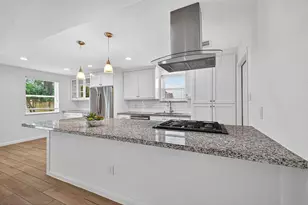 5727 Cartagena St, Houston, TX 77035 - Photo 13