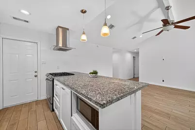 5727 Cartagena Street, Houston, TX 77035 - Photo 21