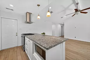 5727 Cartagena St, Houston, TX 77035 - Photo 21