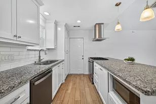 5727 Cartagena St, Houston, TX 77035 - Photo 11