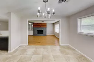 2110 Pecan St, Dickinson, TX 77539 - Photo 3