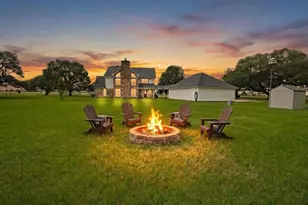 1022 Pearl Ln, Eagle Lake, TX 77434 - Photo 5