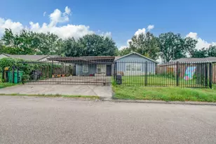 1203 Ruell St, Houston, TX 77017 - Photo 3