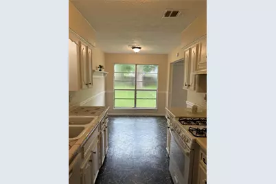 3506 Valerie Lane, The Woodlands, TX 77380 - Photo 5