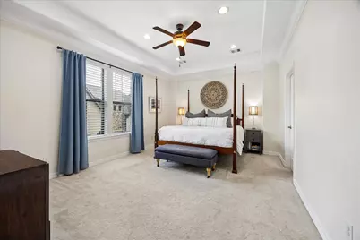 6725 Woodbend Park S, Houston, TX 77055 - Photo 11