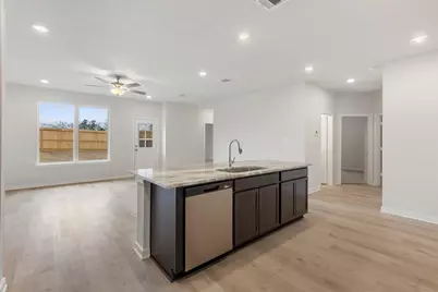 601 Rockbridge Drive, Huntsville, TX 77340 - Photo 9