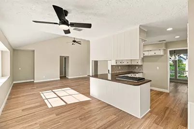 9707 Harrowgate Drive, Houston, TX 77031 - Photo 7