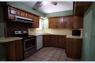 206 Carnation Street, Lake Jackson, TX 77566 - Photo 13
