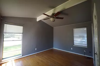 206 Carnation Street, Lake Jackson, TX 77566 - Photo 5