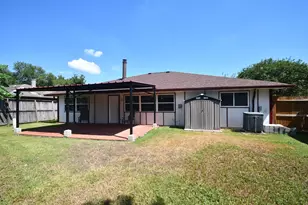 10102 Barmont Dr, La Porte, TX 77571 - Photo 3
