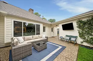10802 Piping Rock Ln, Houston, TX 77042 - Photo 23