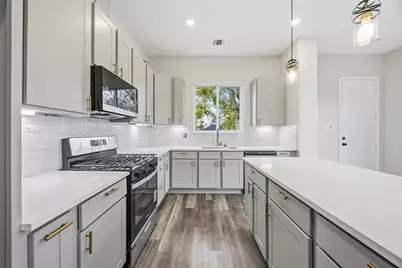 2207 Des Chaumes Street, Houston, TX 77026 - Photo 11