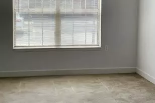 421 W Water St, Flint, MI 48503 - Photo 7