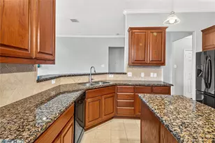 1470 Sherwood Park Cir, Houston, TX 77043 - Photo 13
