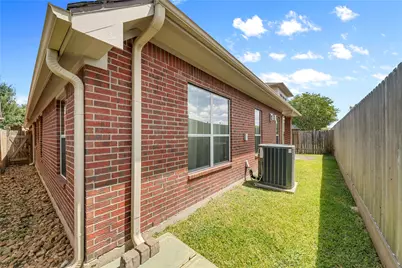 1470 Sherwood Park Circle, Houston, TX 77043 - Photo 31