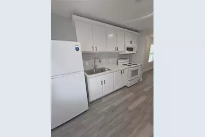 4724 4th           Units    B,C,D,E Street, Bacliff, TX 77518 - Photo 3