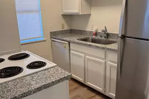 2501 Gulf Freeway, Dickinson, TX 77539 - Photo 7