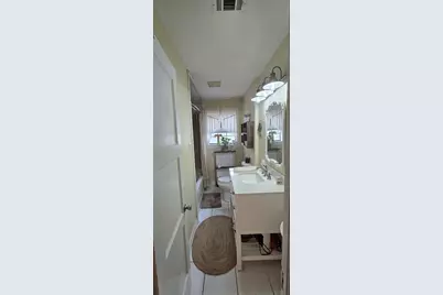 1206 Nelson Street, Yoakum, TX 77995 - Photo 9