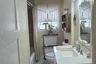 1206 Nelson St, Yoakum, TX 77995 - Photo 9