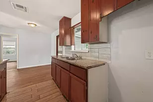 10506 Buffum St, Houston, TX 77051 - Photo 9