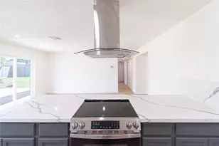 3906 Knotty Oaks Trail, Houston, TX 77045 - Photo 11