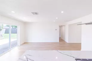 3906 Knotty Oaks Trail, Houston, TX 77045 - Photo 13