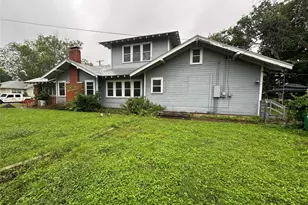 501 E 6th St, Cameron, TX 76520 - Photo 3