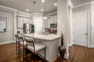 8422 Oak Leaf Point Dr, Houston, TX 77055 - Photo 13