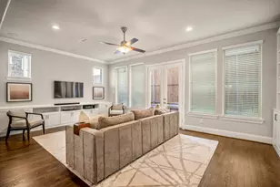 8422 Oak Leaf Point Dr, Houston, TX 77055 - Photo 5