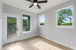 6631 Foster St, Houston, TX 77021 - Photo 9