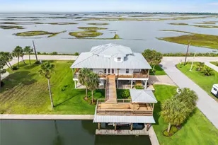4301 Jolly Roger Rd, Jamaica Beach, TX 77554 - Photo 1