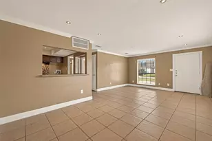 2201 Fountain View Dr, Houston, TX 77057 - Photo 3