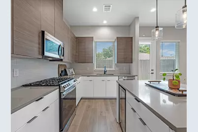 307 Charlock Street, Houston, TX 77022 - Photo 9