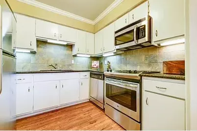 10220 Memorial Drive #D32, Houston, TX 77024 - Photo 3
