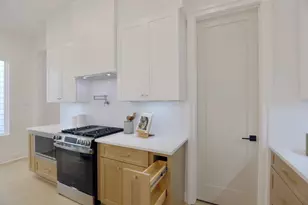 140 E 37th, Houston, TX 77018 - Photo 13