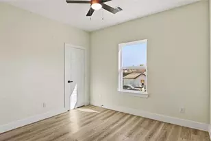 1313 Knight St, Houston, TX 77022 - Photo 9