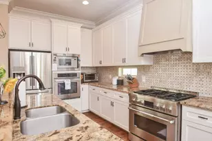 1126 W 16th St, Houston, TX 77008 - Photo 9
