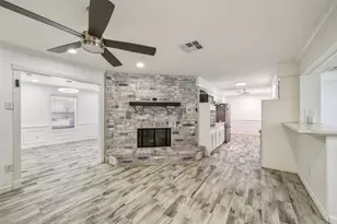 2006 Chilton Dr, Baytown, TX 77520 - Photo 3