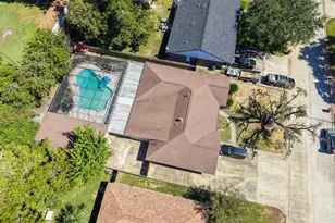 2006 Chilton Dr, Baytown, TX 77520 - Photo 7