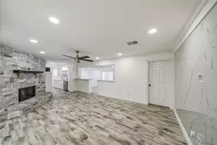 2006 Chilton Dr, Baytown, TX 77520 - Photo 9