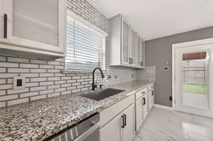 9226 MacMillan Ln, Houston, TX 77083 - Photo 21