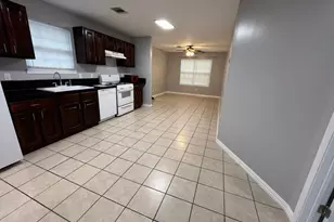4927 Leeland St, Houston, TX 77023 - Photo 1