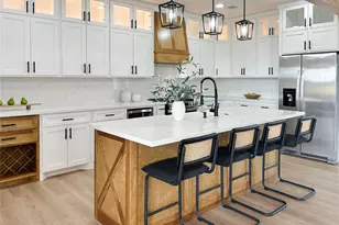 619 Chuckwagon Trail, Angleton, TX 77515 - Photo 3