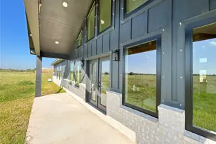 619 Chuckwagon Trail, Angleton, TX 77515 - Photo 35