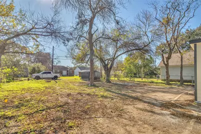 613 19th Avenue N, Texas City, TX 77590 - Photo 5