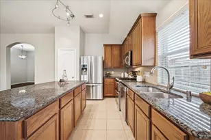 1909 Lazy Hollow Ln, Pearland, TX 77581 - Photo 3