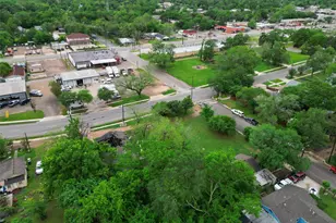 406 E Phillips St, Conroe, TX 77301 - Photo 19