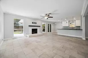 9407 Meadowbriar Ln, Houston, TX 77063 - Photo 11