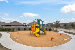 322 Amy St, Angleton, TX 77515 - Photo 23