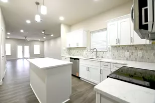 8025 Virgil St, Houston, TX 77088 - Photo 9